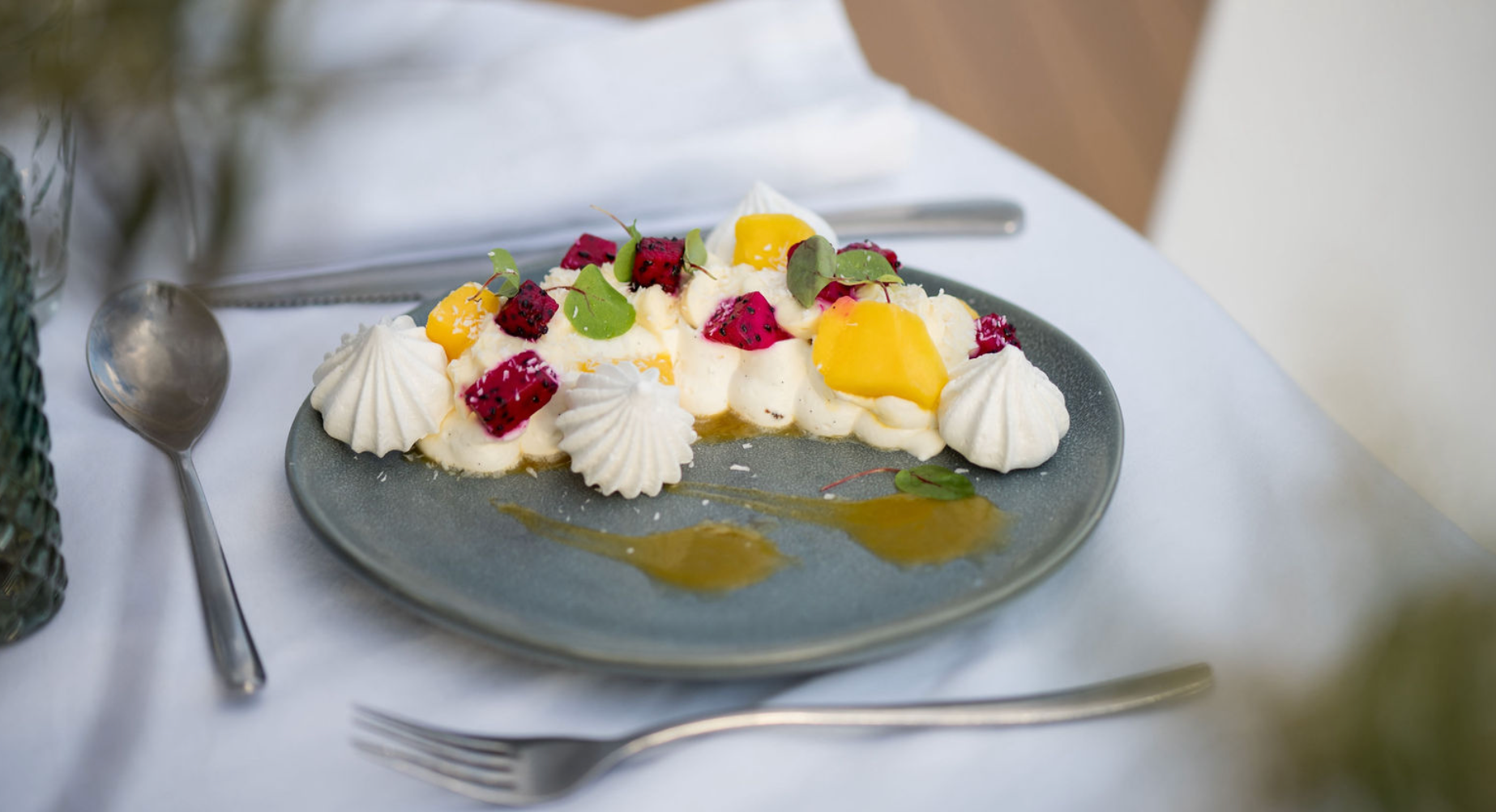 Dîner-croisière festif sur la Seine 🥂Vendredi 25 septembre 2026  +45ans