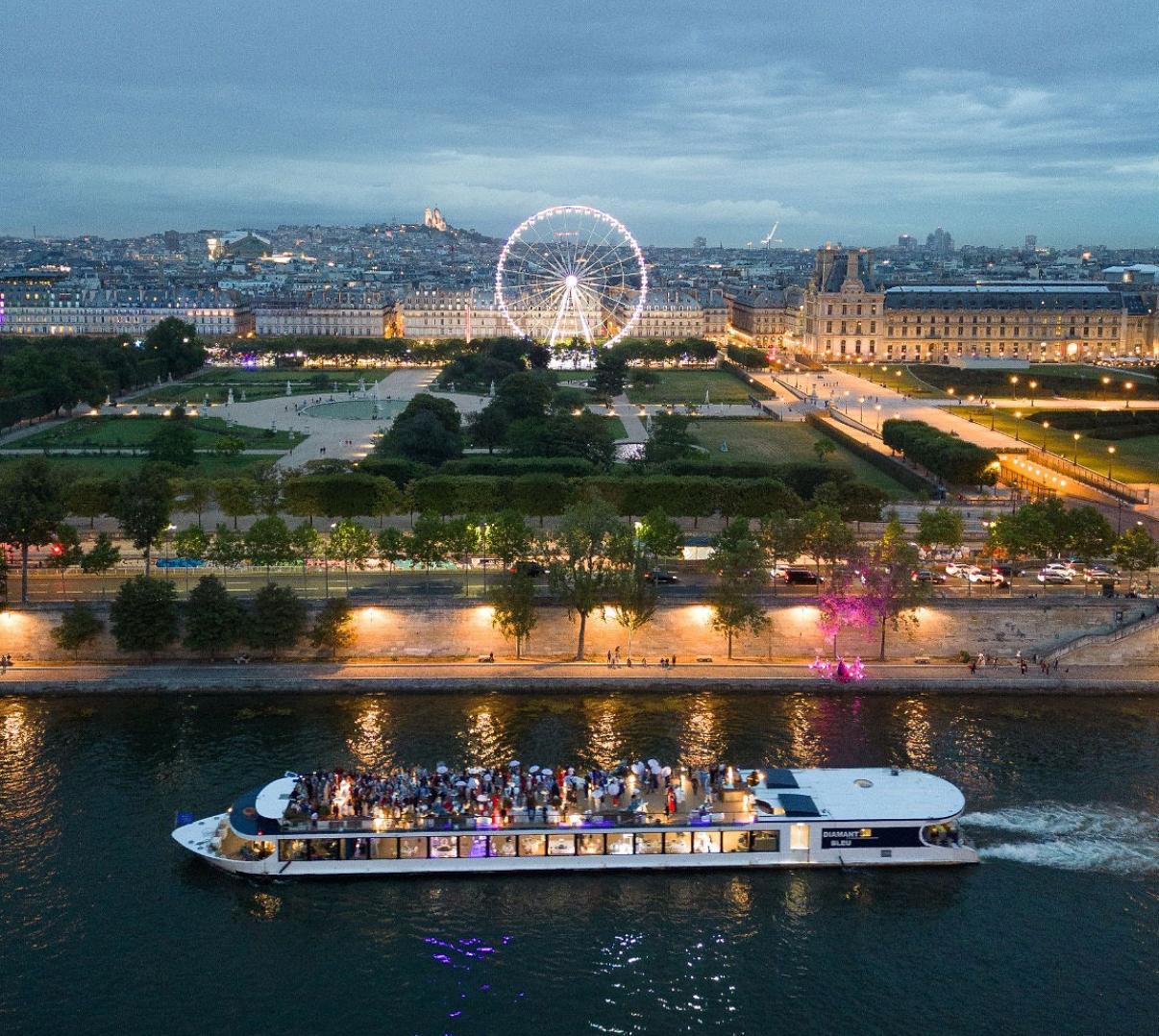 Dîner-croisière festif sur la Seine 🥂Vendredi 25 septembre 2026  +45ans