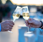 Dîner-croisière festif sur la Seine 🥂Vendredi 25 septembre 2026  +45ans