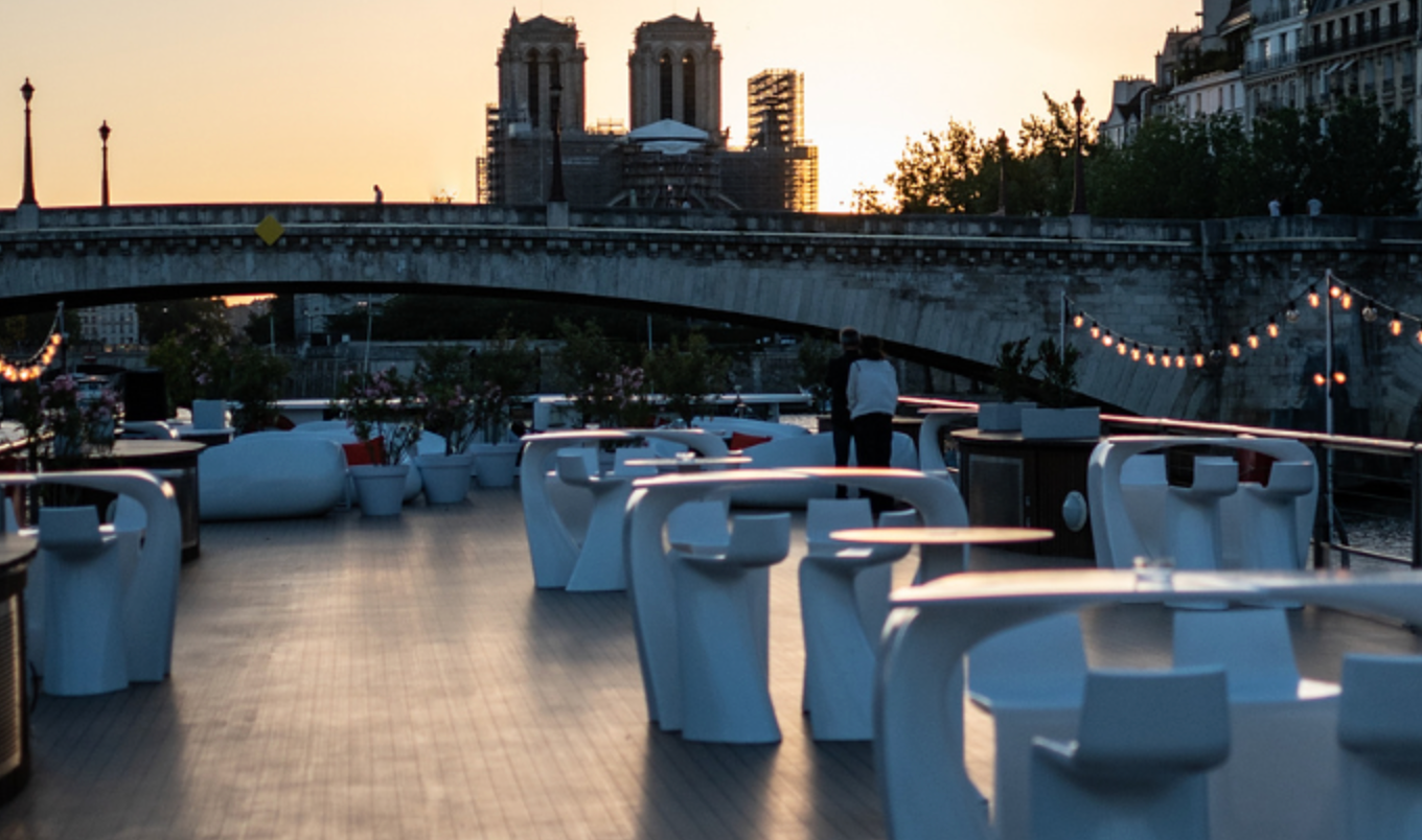 Dîner-croisière festif sur la Seine 🥂Vendredi 25 septembre 2026  +45ans